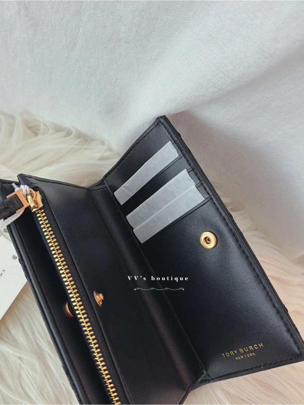 NWT Tory Burch Willa Medium Wallet Quilted Leather Black Gold 168721